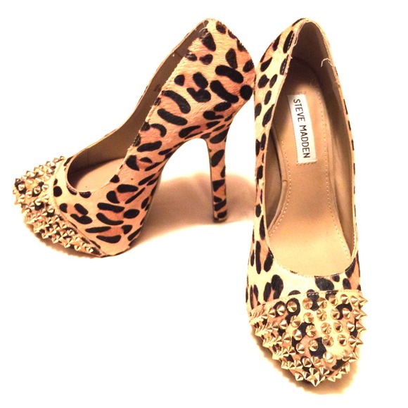 Steve Madden Shoes - Steve Madden leopard studded pumps/heels Real fur
