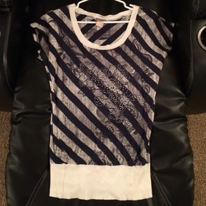 Printed striped fitted bottom short sleeved shirt