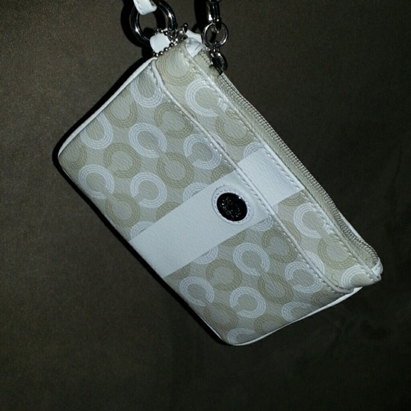 Authentic Coach wristlet - Picture 1 of 4