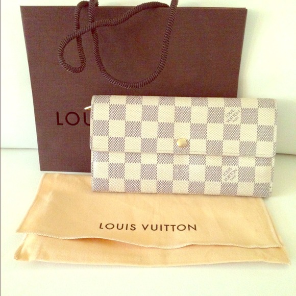 ( SOLD ) Authentic Louis Vuitton Azur long Wallet