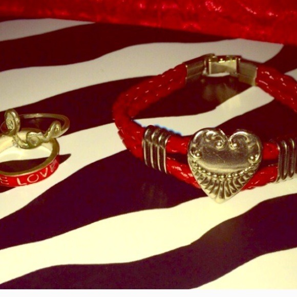 🚫Sold🚫N͜͡E͜͡W͜͡ 3 Piece LOVE Rings & Bracelet - Picture 3 of 4
