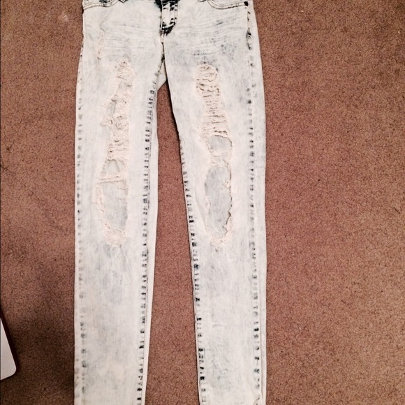White wash torn denim Jean - Picture 4 of 4