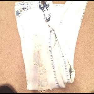 White wash torn denim Jean