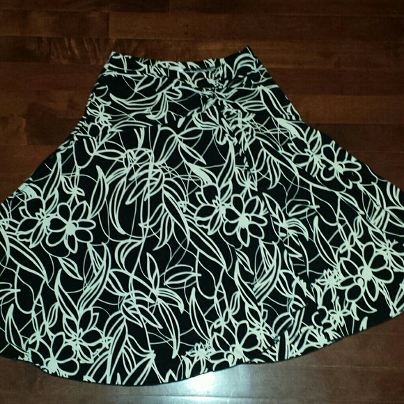 **SALE** B&W Dressy Skirt