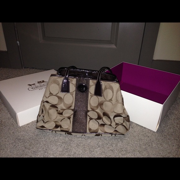 "Signature C" authentic Coach purse