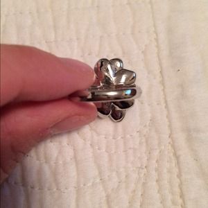 Jewelry - Size 7 floral ring. Sterling silver. Jewelry - Size 7 floral ring. Sterling silver.