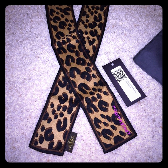 💠Louis Vuitton leopard bandeau💠