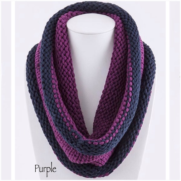 Accessories - ❗️SALE❗️Purple/Black Color Block Infinity Scarf