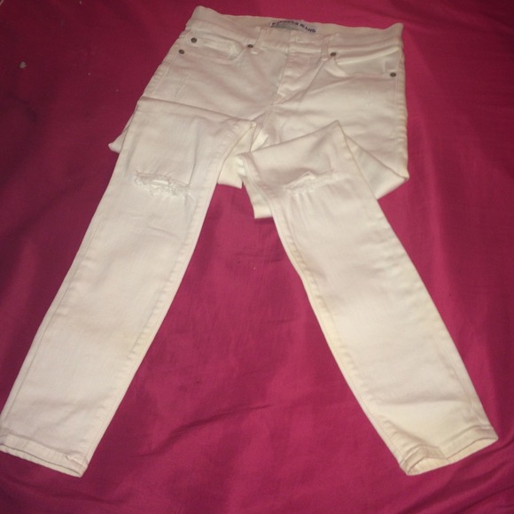Express brand , brand new white jeans!!