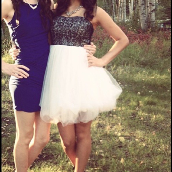 Homecoming dress - Picture 3 of 3