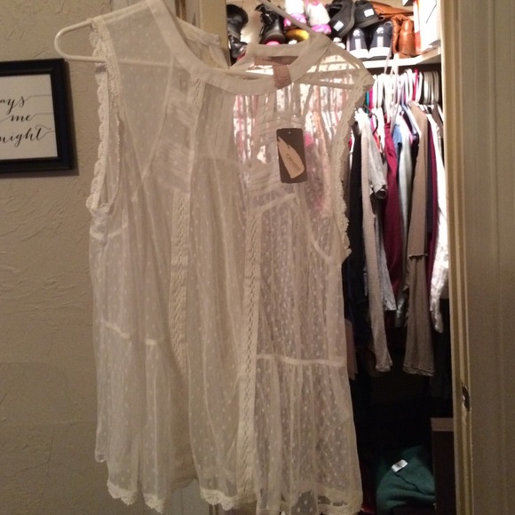 Forever 21 Tops - Beautiful lace top