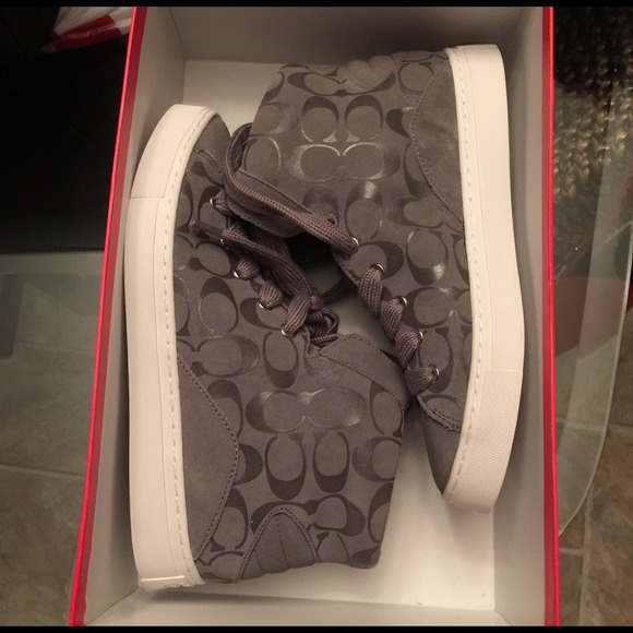 🎄🎁Gifted!! Coach Renee high top sneakers! 👟 - Picture 2 of 3