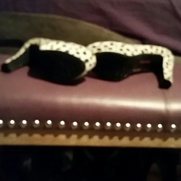 Shoes - Picture 2 of 3