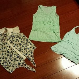 Bundle of cute tops
