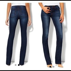 New York & Co Dark Wash blue jeans