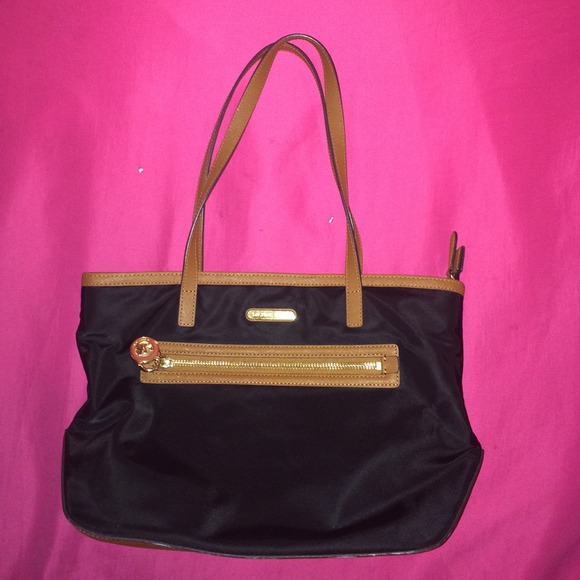 Michael Kors Shoulder Bag!! 👜