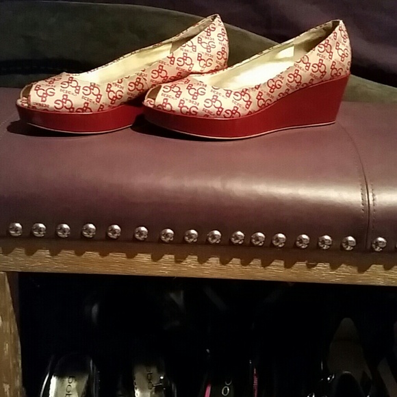 Shoes - Picture 3 of 4