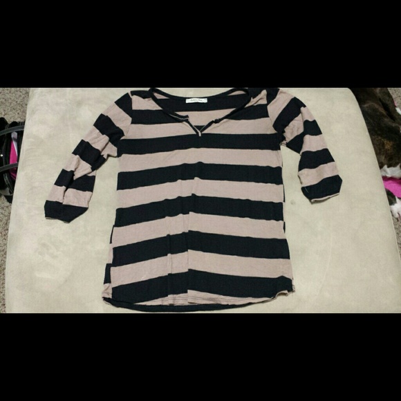 3/4 quarter sleeve shirt