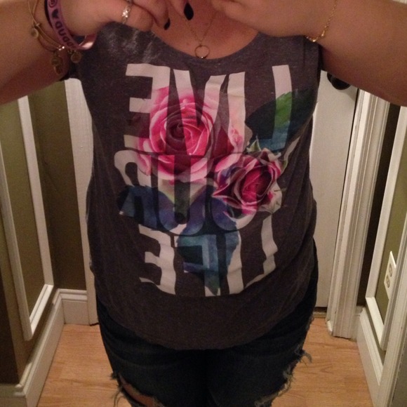 A&E Shirt🌸 - Picture 1 of 3