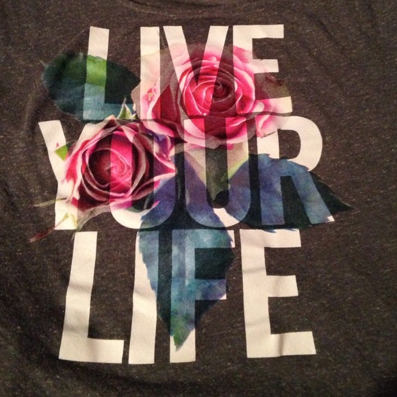 A&E Shirt🌸 - Picture 3 of 3