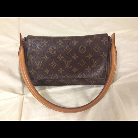 Small Louis Vuitton bag! Amazing condition
