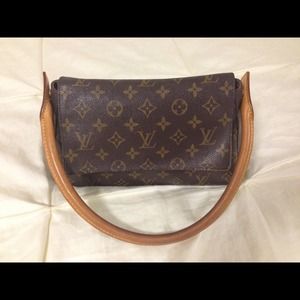 Small Louis Vuitton bag! Amazing condition