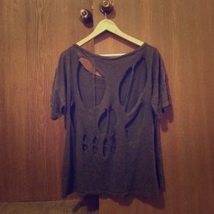 Brandy Melville Skull Destroyed Tee OS
