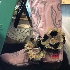 Boot belts w decor on chain