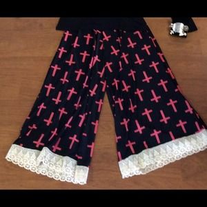 Groucho coral and black or white and black