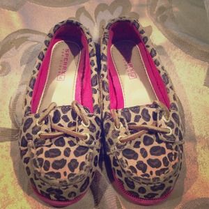 Very Cute Sperry Top-Sider!!