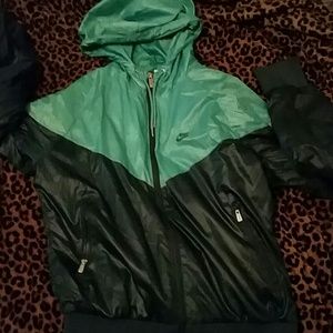 1hr sale price only. Nike coat! PRICE FIRM