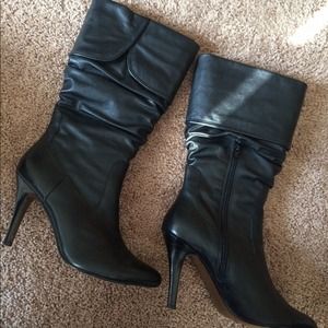 Black leather Aldo boots