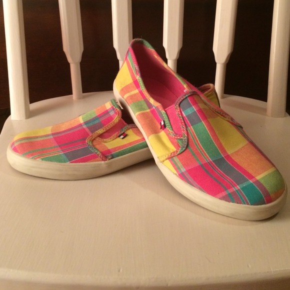 PRICE REDUCED! ✨Tommy Hilfiger Slip Ons