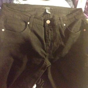 Size 30 forever 21 black skinny jeans