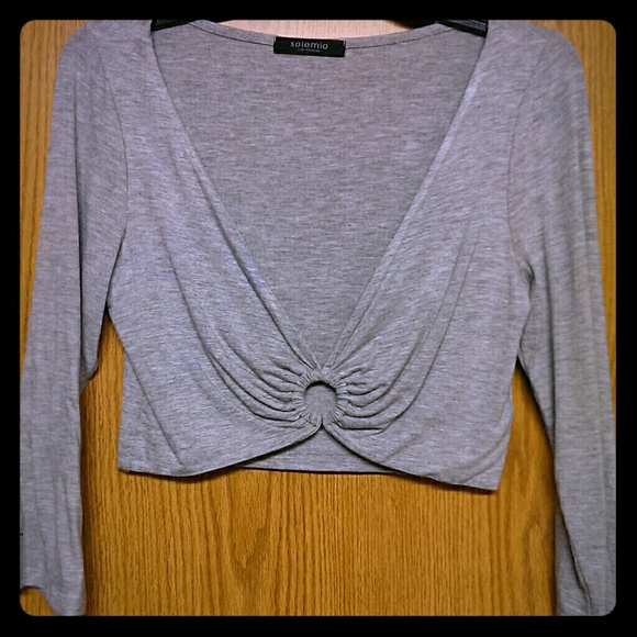 Grey 3/4 sleeve crop top