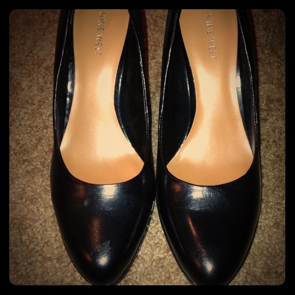 Nine West Classic Black Pump Size 9.5