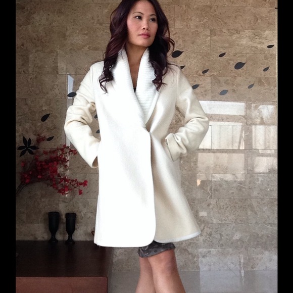 eung italy Jackets & Blazers - 🎉HP🎉Elegant Korean Designer Cream Wool&Knit Coat