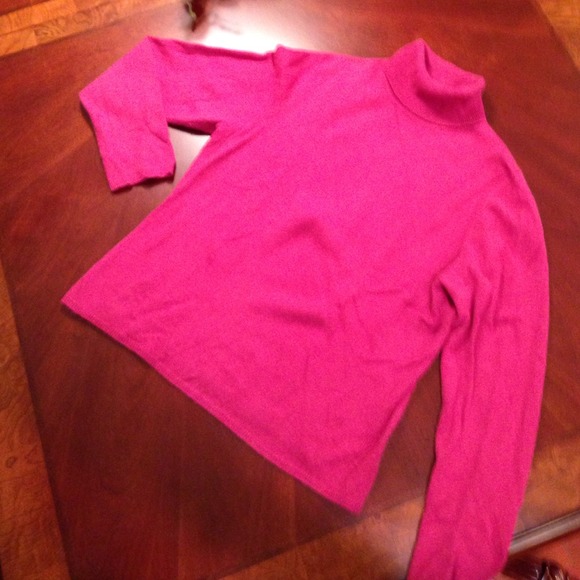 Cozy turtleneck  cashmere sweater, comfy dusty pink