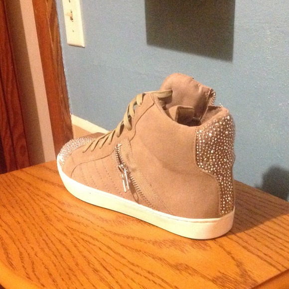 BRAND NEW- Taupe "fergie"shoes-hi top - Picture 4 of 4
