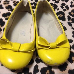 Gap kids yellow shoes