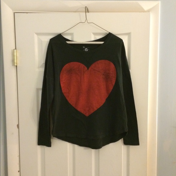 🚫SOLD🚫Gap t shirt. Medium loose fitting.