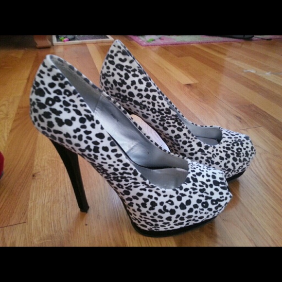 Black & White Pumps