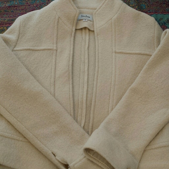 Neiman Marcus short off white jacket