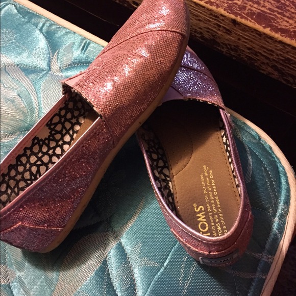 Toms