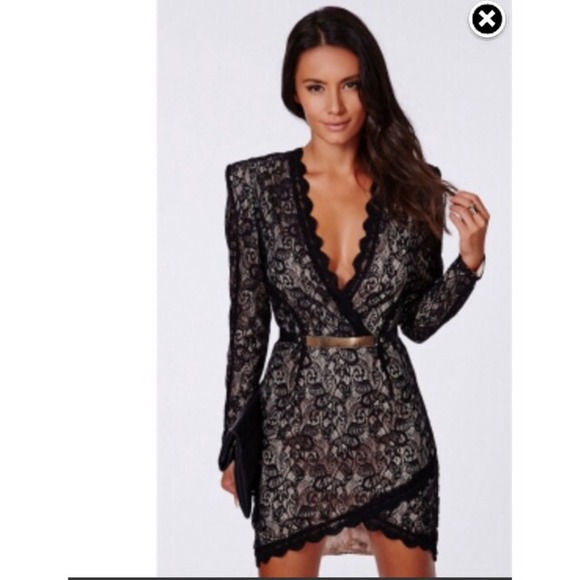 Lace v neck dress with belt