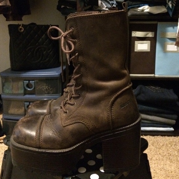 Combat boots