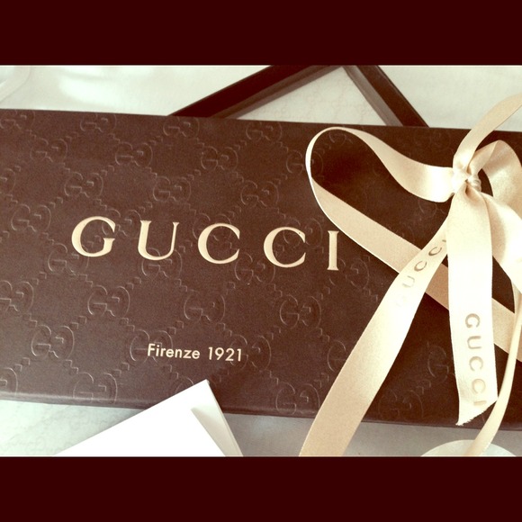 Gucci box for tie
