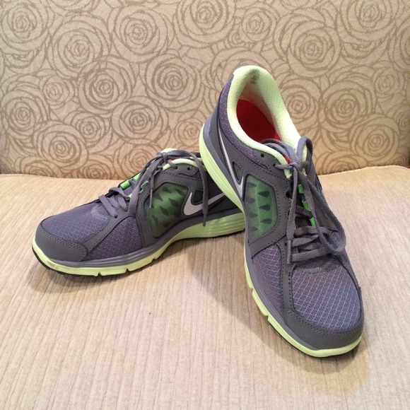 Nike Dual Fusion Run, size 9 womens running shoe