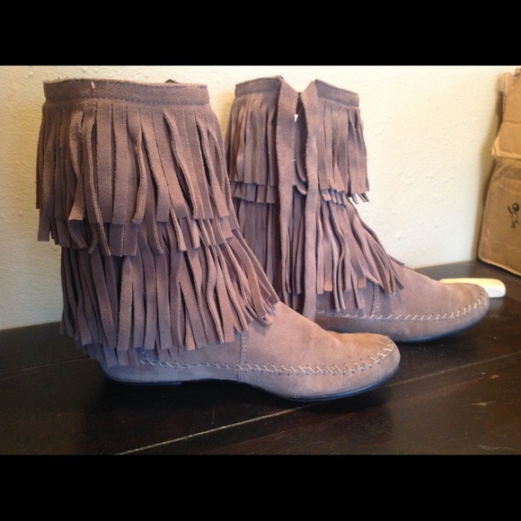 Juicy fringe  moccasin mid boots