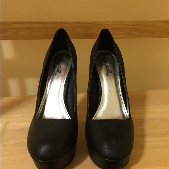 Black platform pump - Picture 4 of 4